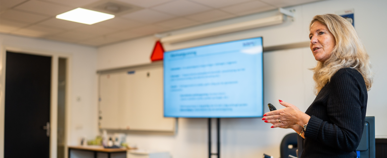 VCA basis of VOL met code 95 met e-learning. De perfecte combinatie van thuis leren en op locatie bij Van Buuren Opleidingen