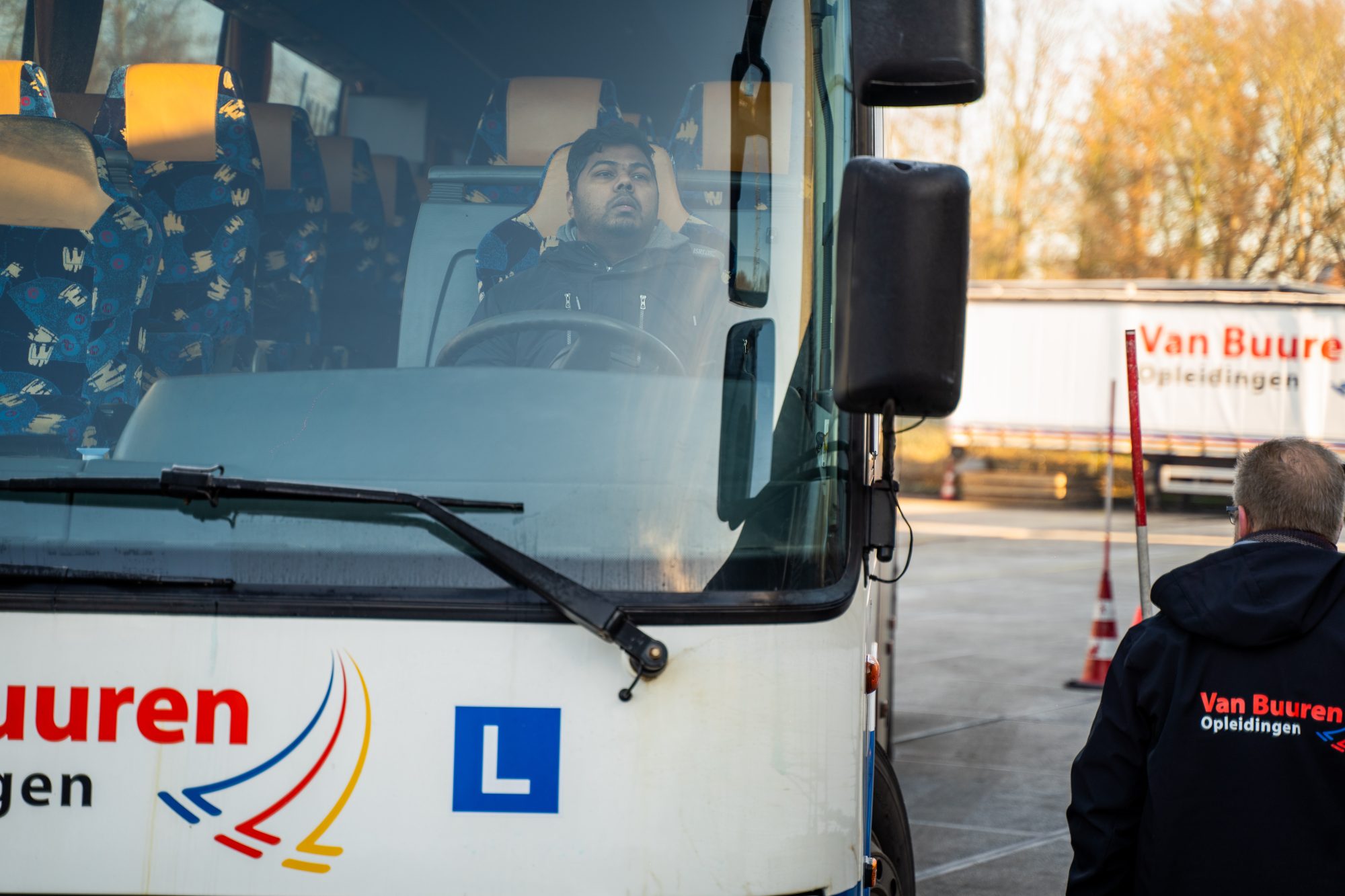 Volg nu je lessen voor het bus rijbewijs/rijbewijs D bij Van Buuren Opleidingen en ga vol zelfvertrouwen aan de slag als chauffeur op de touringcar of lijndienst.