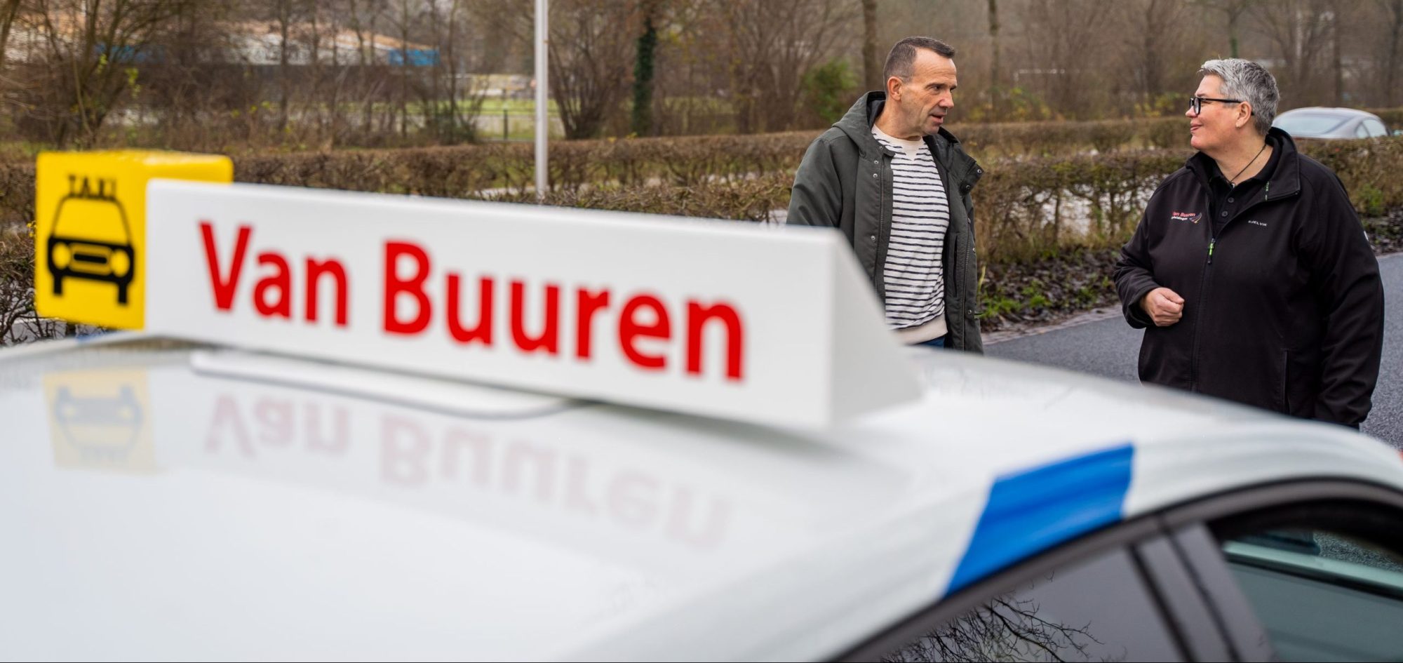 Volg je lessen voor de Taxipas bij Van Buuren Opleidingen. Zowel de opleiding voor Taxipas beperkt als de Taxipas volledig kun je bij Van Buuren Opleidingen volgen.