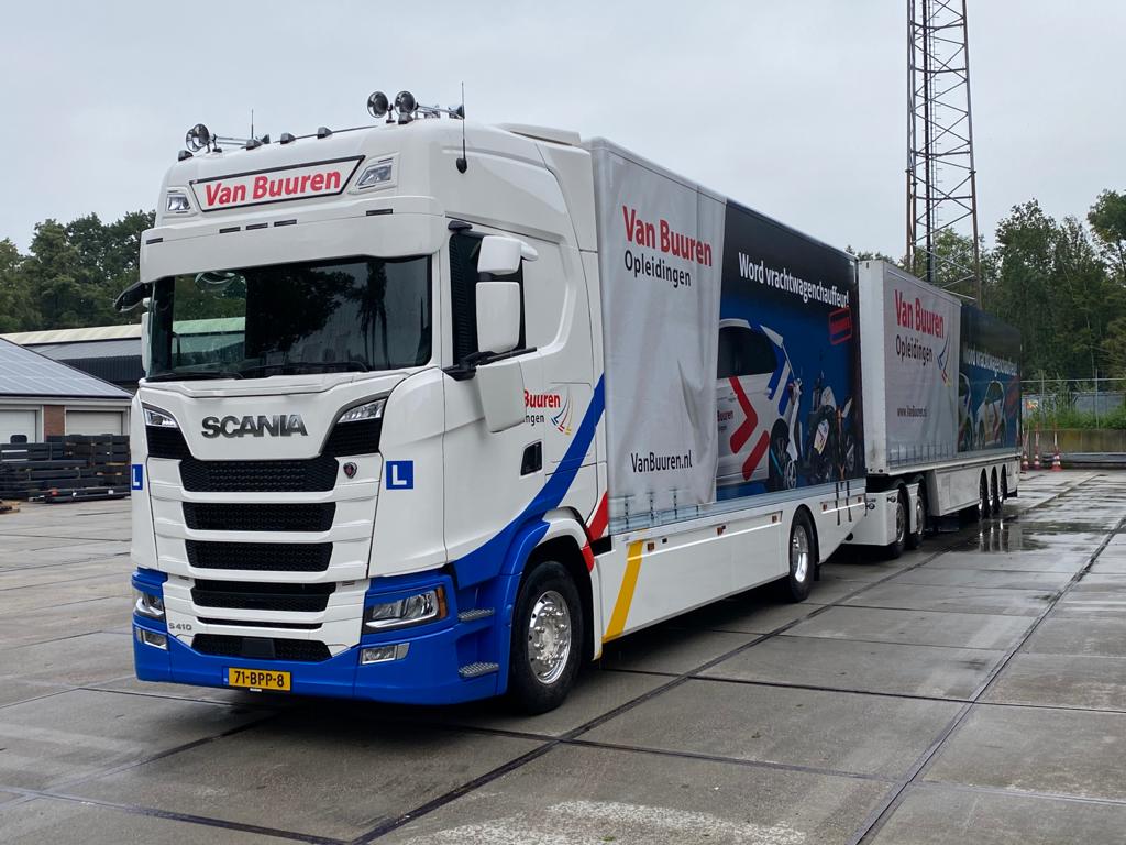 We hebben verschillende Chauffeur LZV cursussen voor Code 95 bij Van Buuren Opleidingen. LZV met 1 persoon 1 dag, 2 personen 2 dagen, etc.