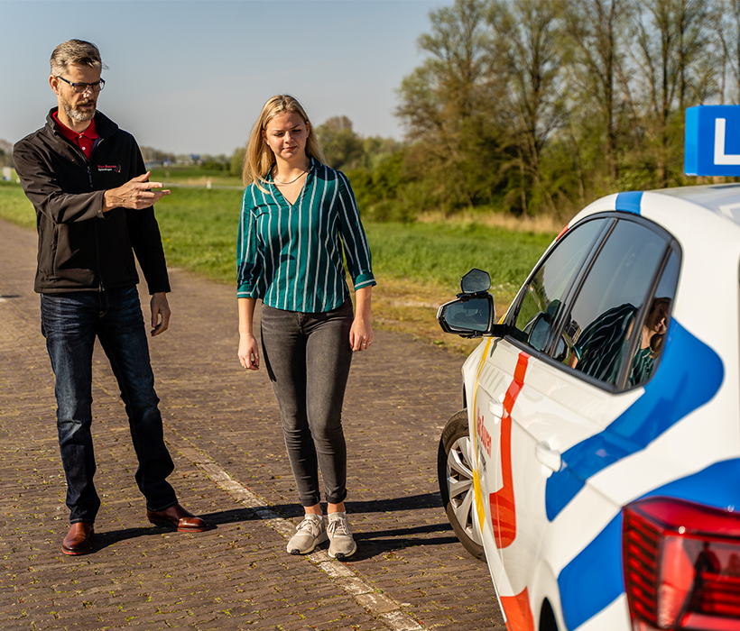 Word autoinstructeur bij Van Buuren Opleidingen en solliciteer direct.