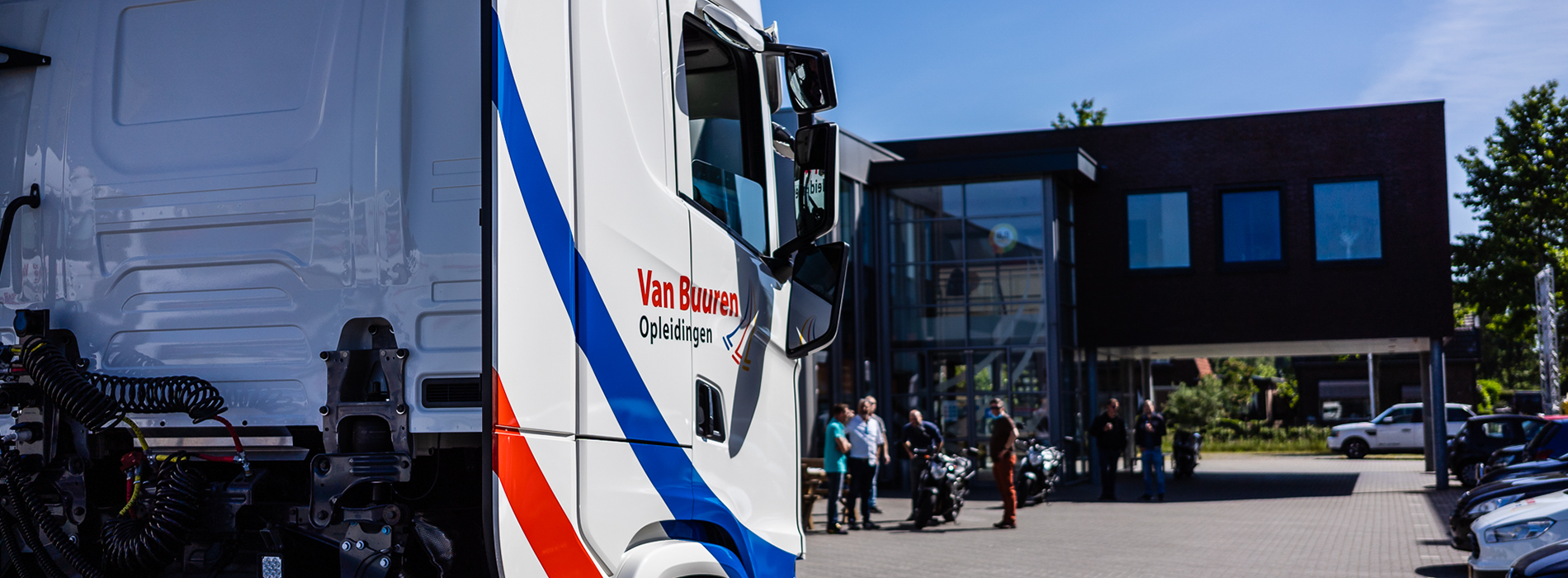 Stel zelf jouw ideale chauffeursdag samen met cursussen die voor jouw bedrijf relevant zijn. Chauffeursdag, Code 95, Van Buuren Opleidingen