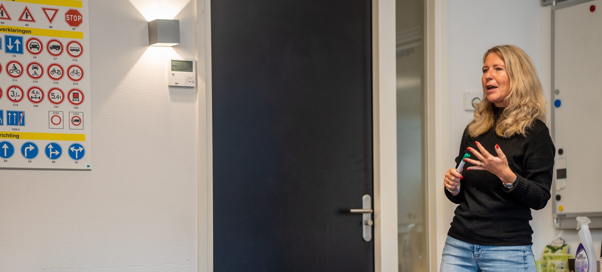 Kom naar de informatie avond van de instructeursopleiding bij Van Buuren Opleidingen en laat je informeren over dit fantastische vak!