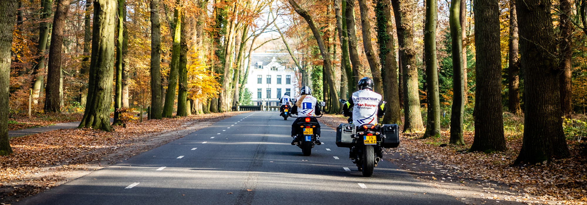 Motortheorie wordt onderschat. Haal je Theorie A voor je motorrijbewijs bij Van Buuren Opleidingen door onze korte cursus.